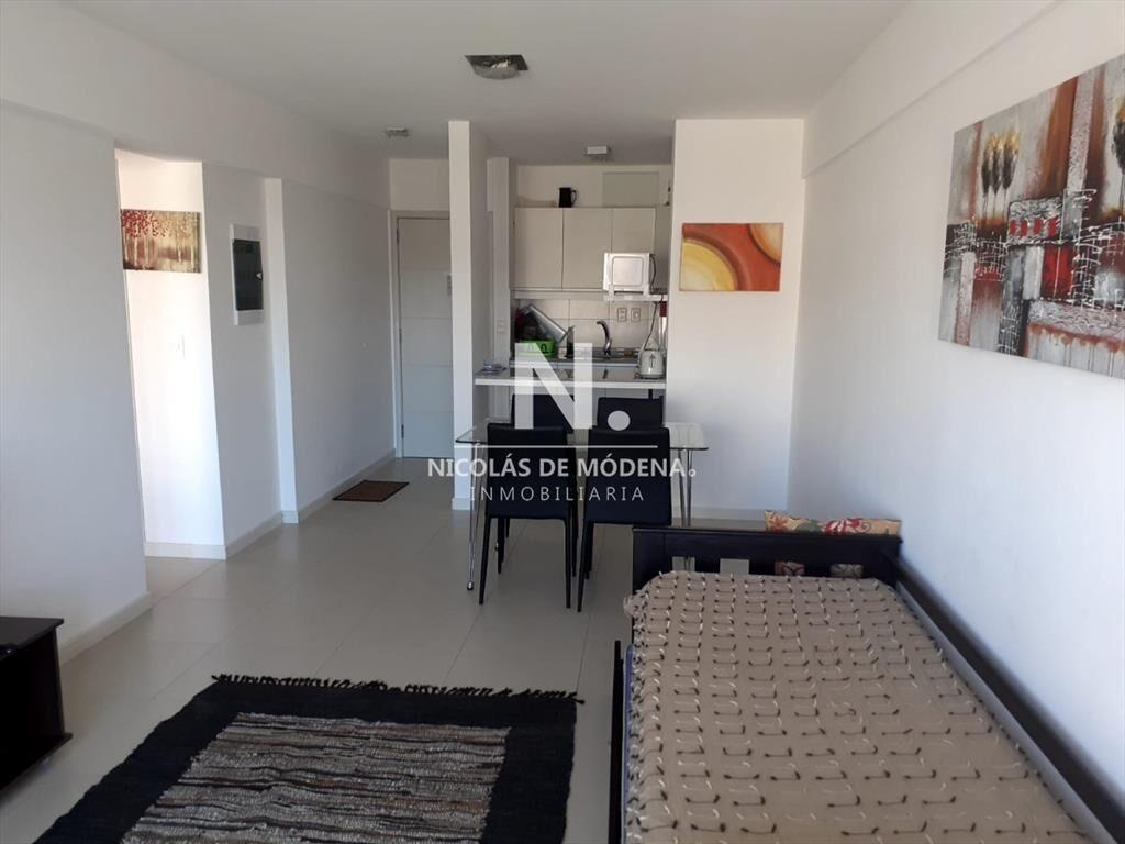 Apartamento en torre moderna con buenos amenities