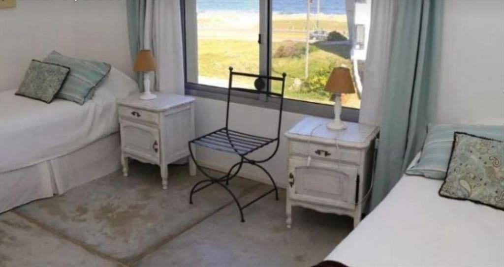 CASA EN VENTA DE 5 DORMITORIOS EN LA BARRA