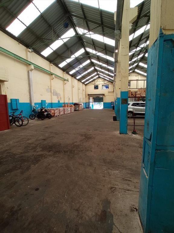 Proximo Rambla Portuaria, 1109 m2,entrada camiones ,oficina