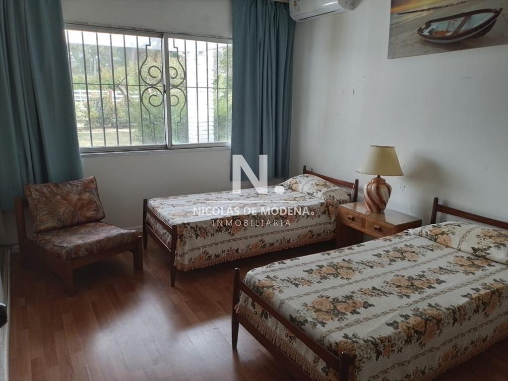 Alquila chalet de 4 dormitorios En zona residencial a metro