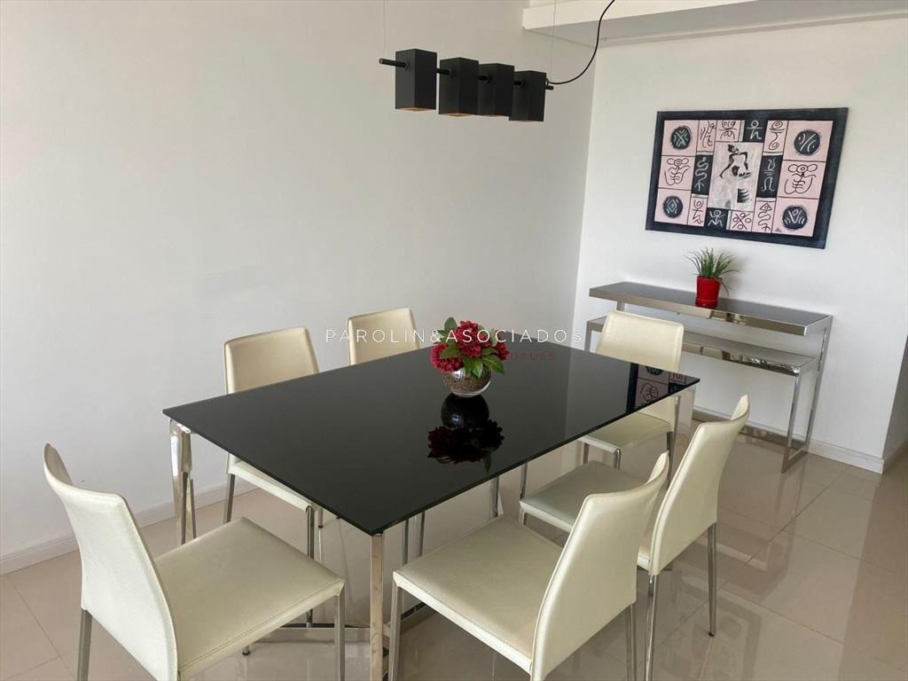 Hermoso apartamento en venta en Look Tower, Punta del Este.