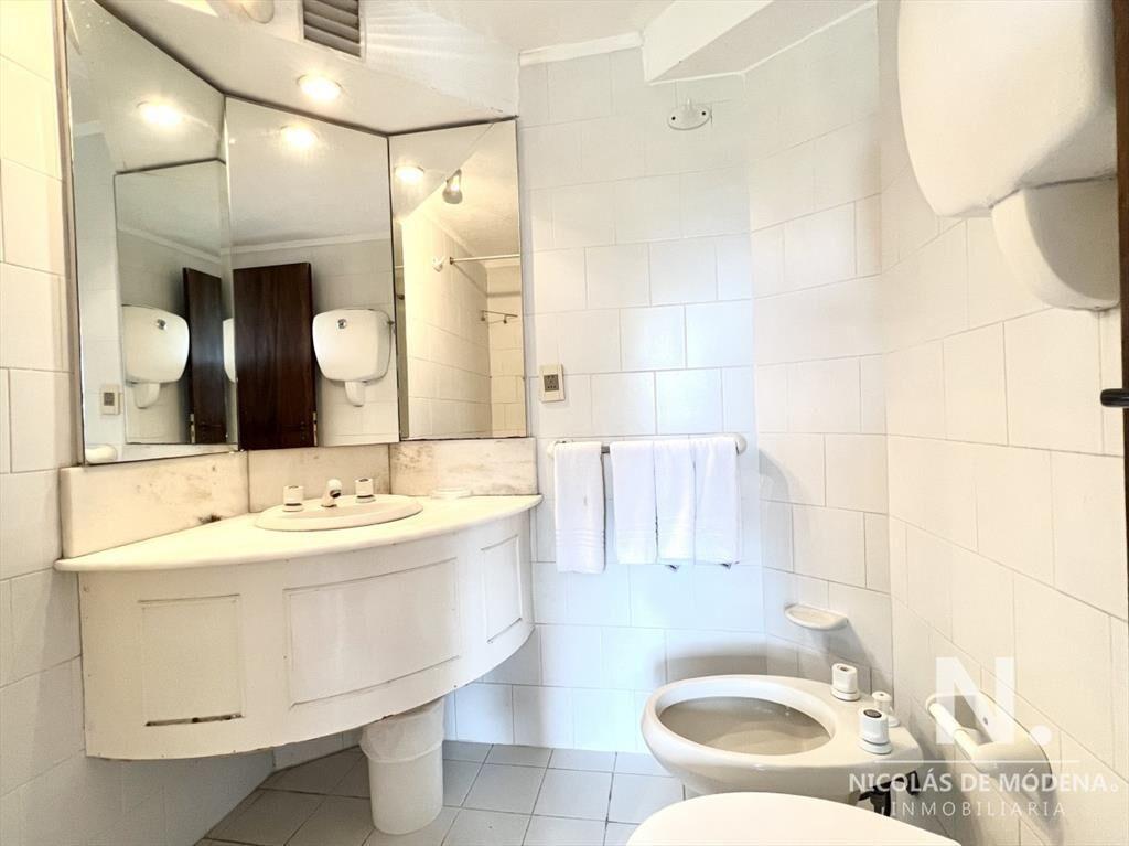 Apartamento de 2 dormitorios en venta Punta del Este. Club