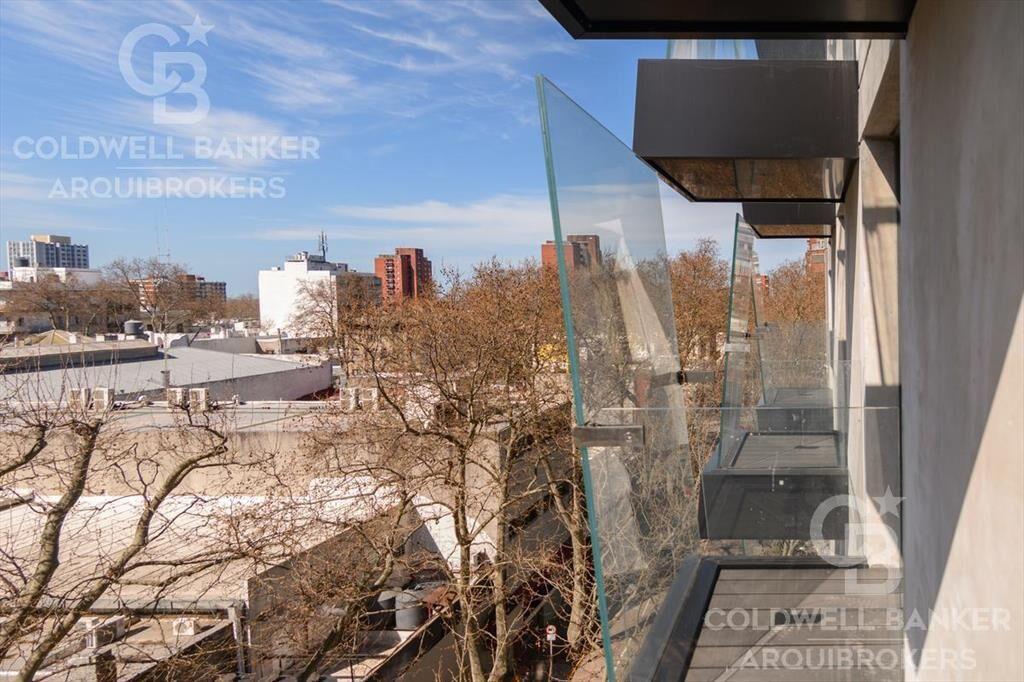 Venta apartamento penthouse cuatro dormitorios con renta en