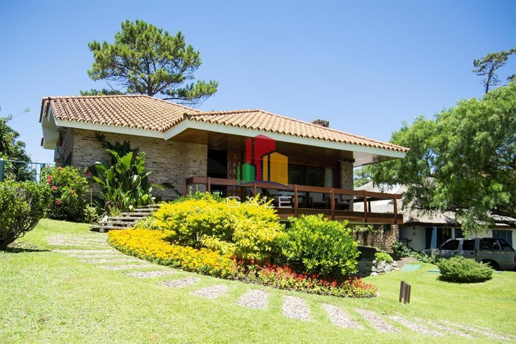 Hermosa casa en venta a pocos metros del mar.