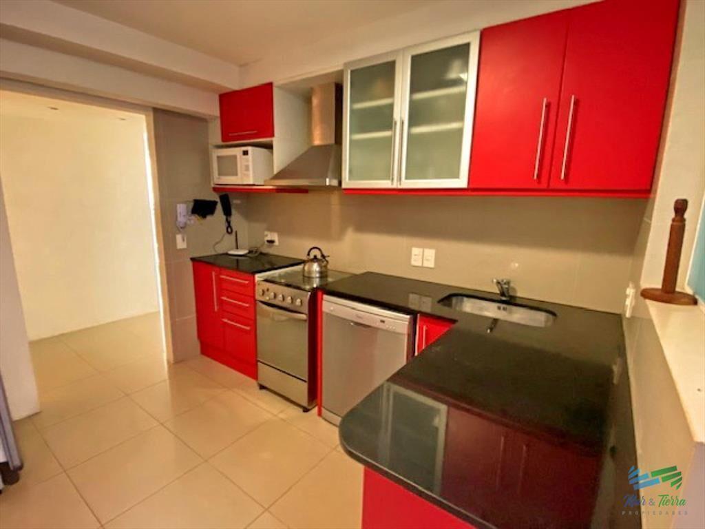 Apartamento de 3 dormitorios con vista al mar del