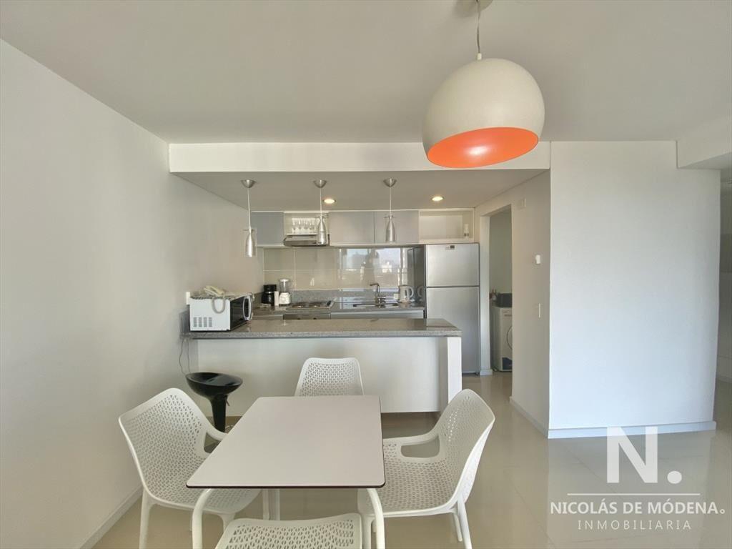 Apartamento en venta de 2 dormitorios en Punta Del Este