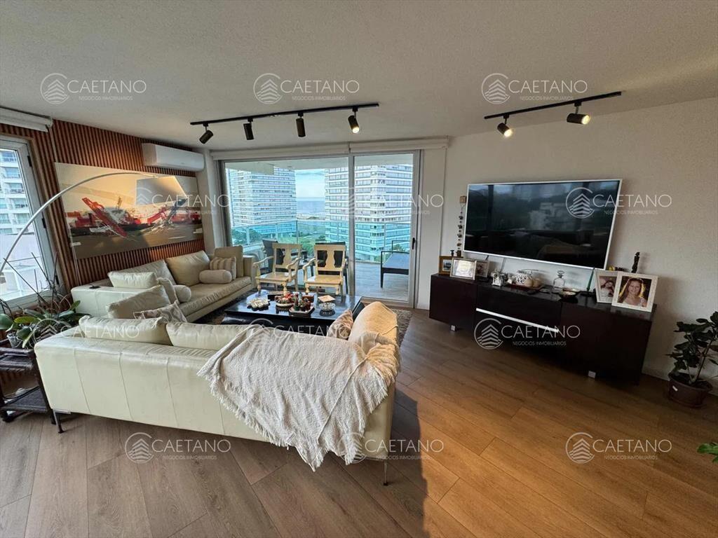 Venta apartamento en playa brava, punta del este