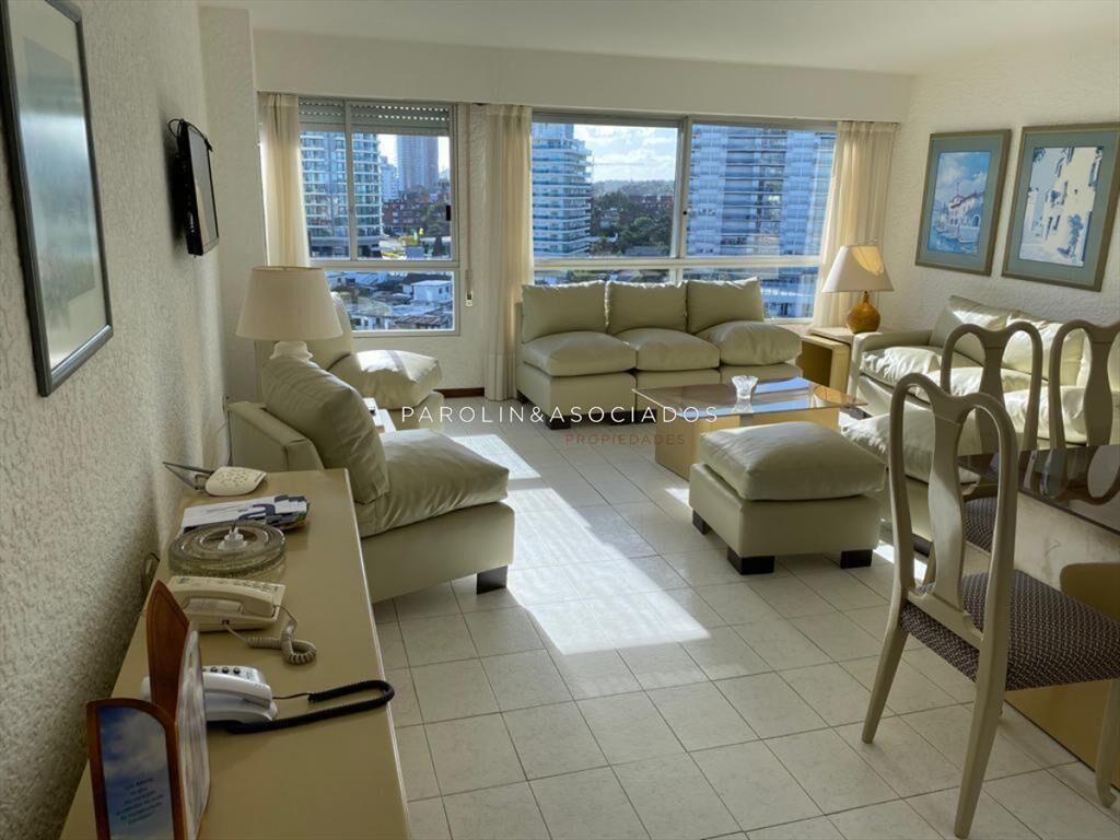 Vende Apartamento de 3 dormitorios en Brava,