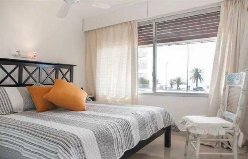 APARTAMENTO EN VENTA FRENTE AL MAR