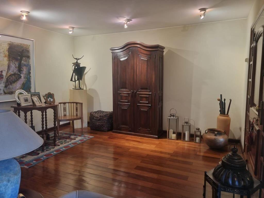 Próximo a Br Artigas y Golf, 380 m2 construidos, terreno de