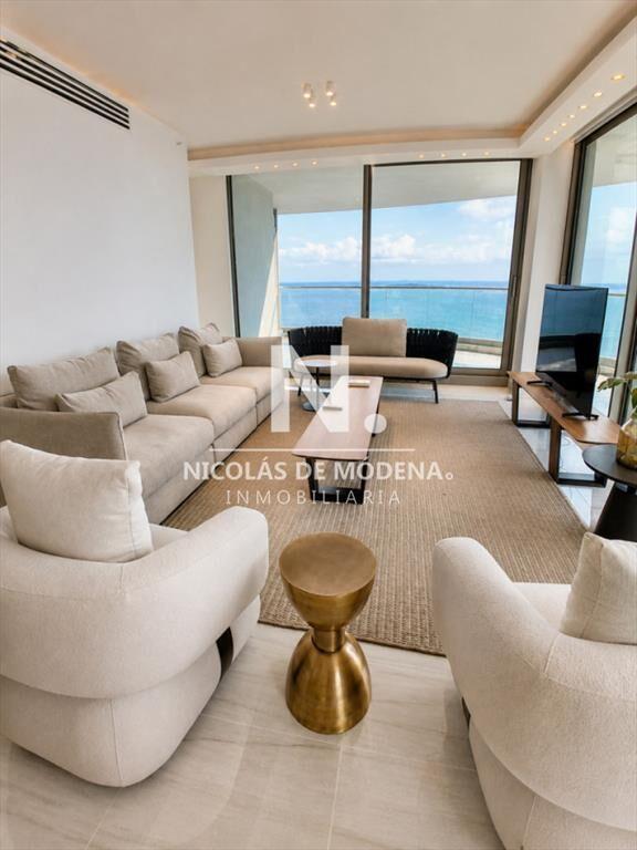 Espectacular departamento de 4 suites frente al