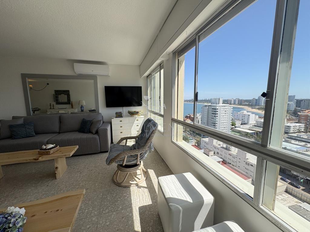 Zona centrica, peninsula, piso alto con vista