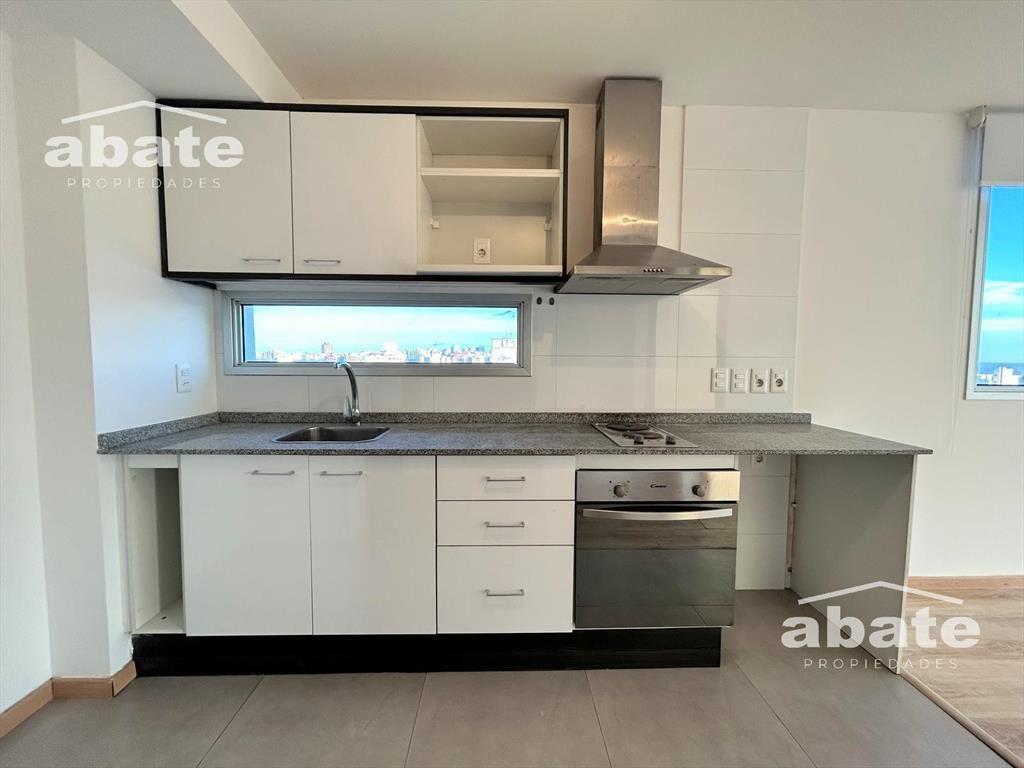Alquiler Apto 1 dormitorio c/terraza. Divino, piso alto, lu