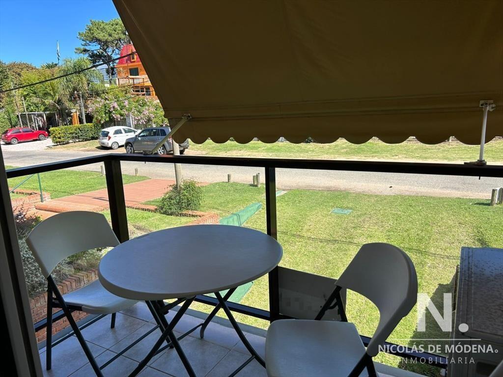 Venta de apartamento de dos dormitorios en Aidy Grill, Punt