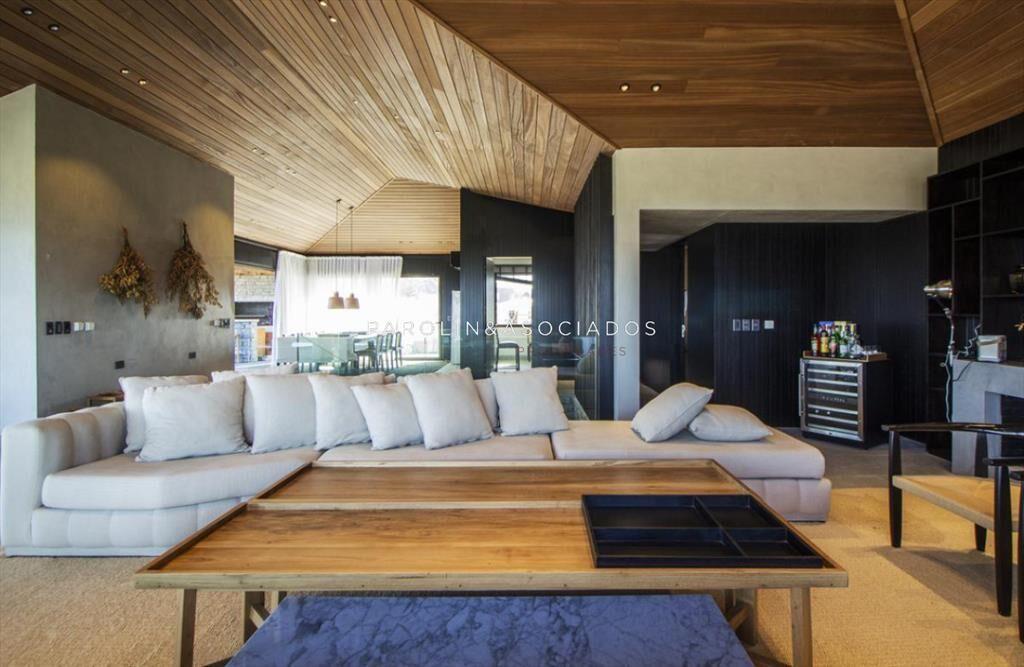 Casa de 4 Dormitorios + Dependencia en Venta en Pinar del F