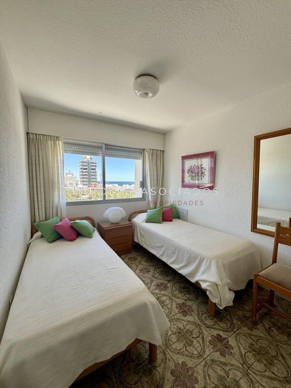 Apartamento en Venta y Alquiler, Peninsula, Punta