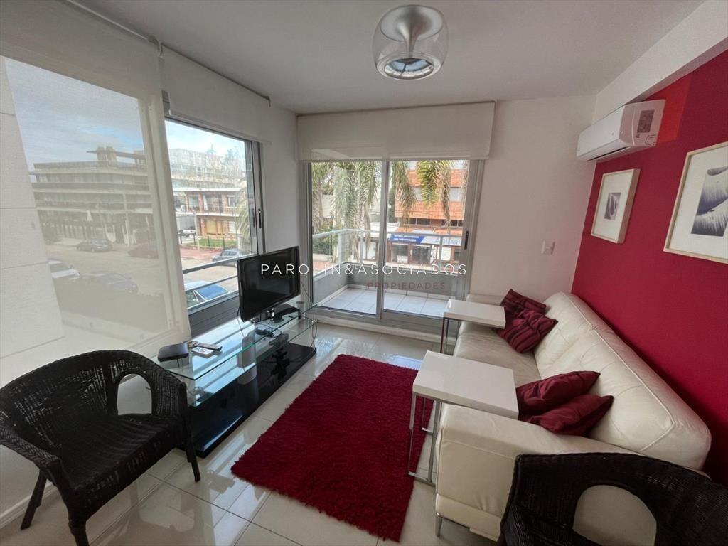 Apartamento en venta de 2 dormitorios en Gala Puerto, Punta