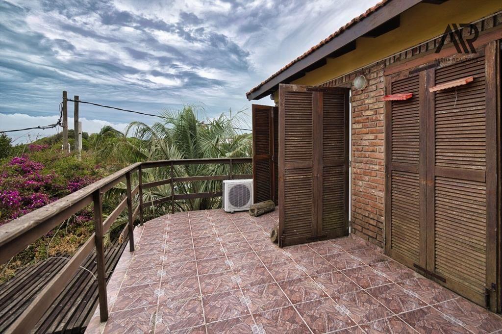 Casa en venta c/ cochera en Biarritz