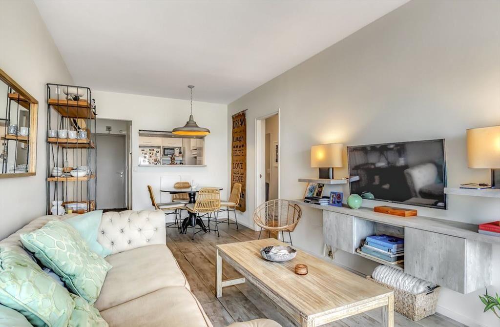 Venta Apartamento de 2 Dormitorios Frente al Mar!