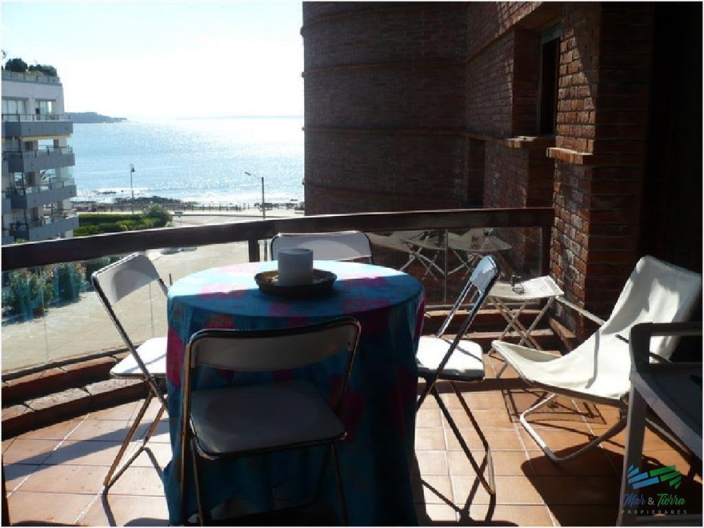 Vendo apartametno 2 dormitorios con vista al mar