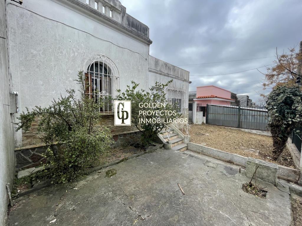 Casa en venta tres dormitorios y local comercial en Cerrito