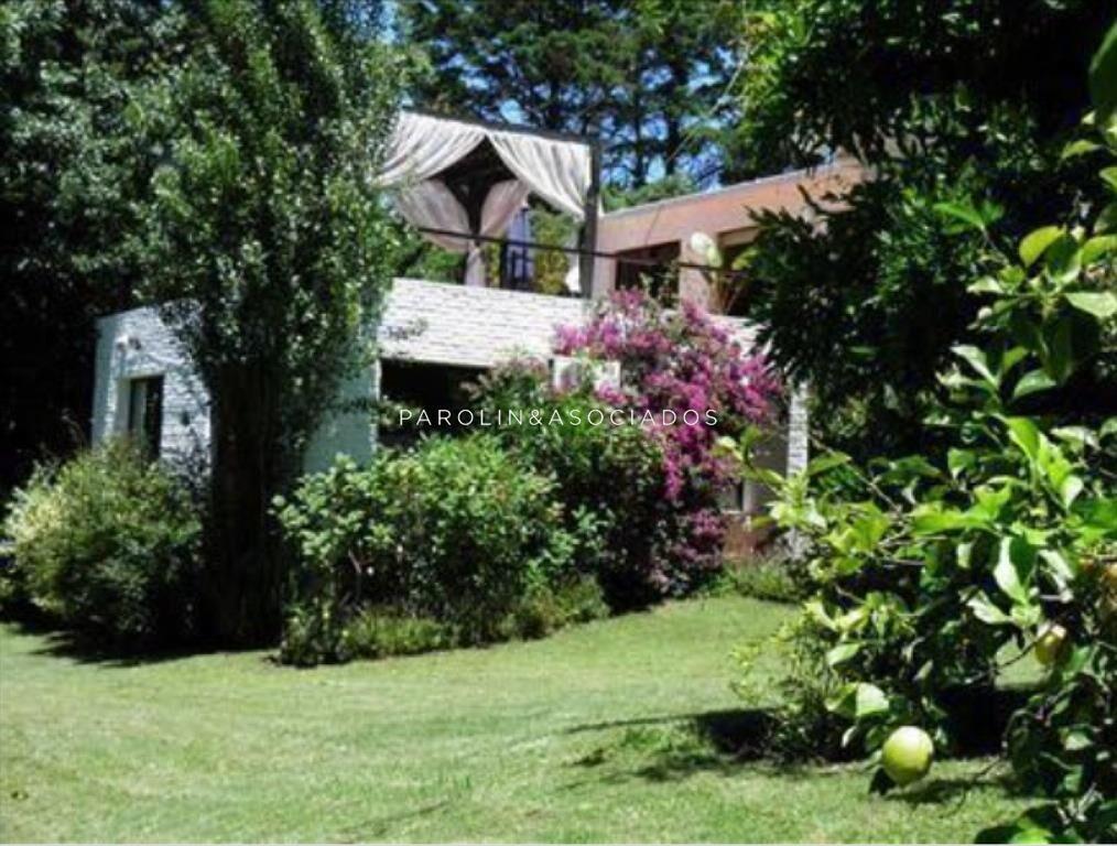 Venta de casa de 6 dormitorios en zona exclusiva de Punta d