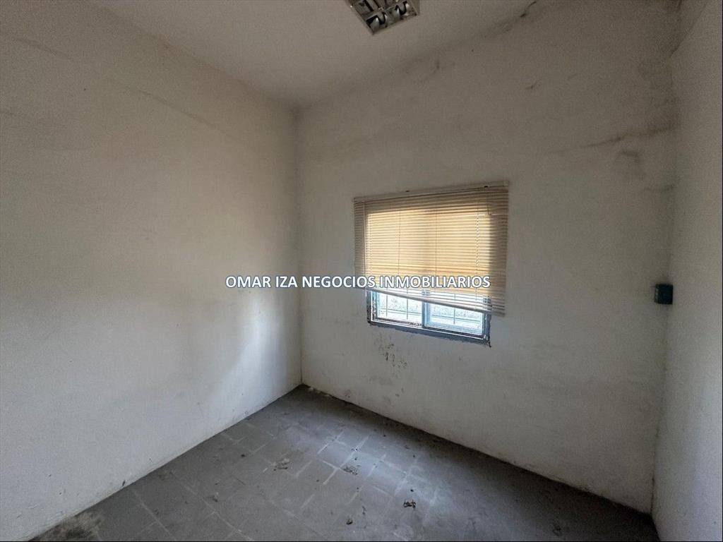 Venta casa + galpón en Barrio Ituzaingó, prox Hipodromo de