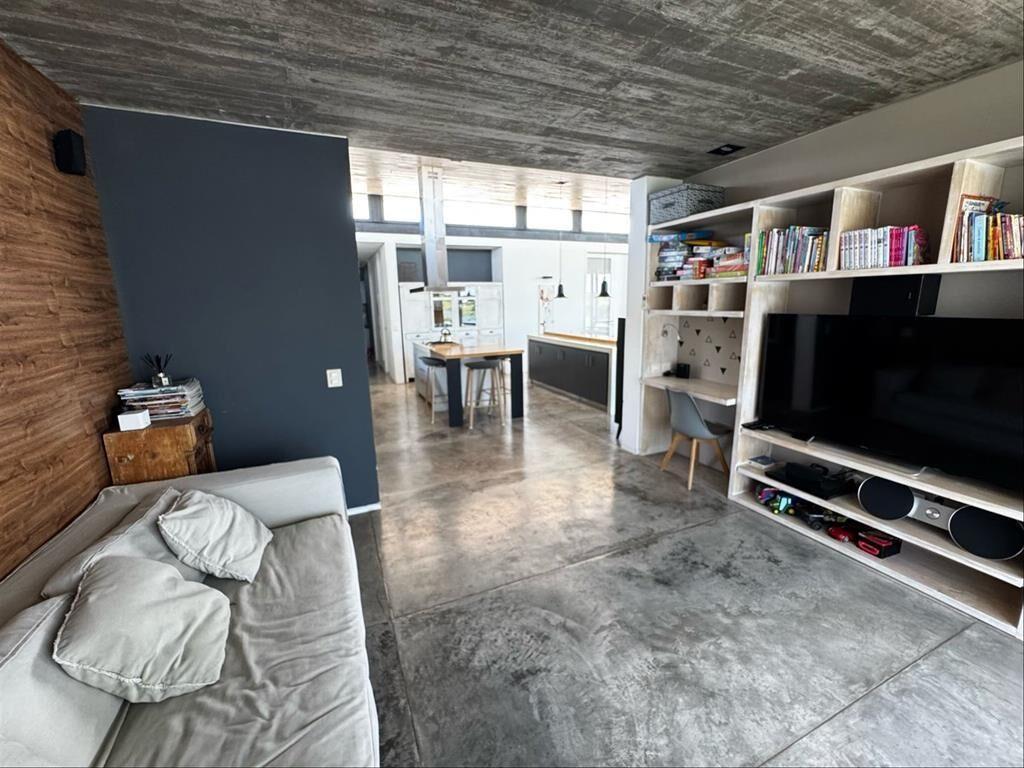 Excelente y moderna casa en el Golf de Carmelo