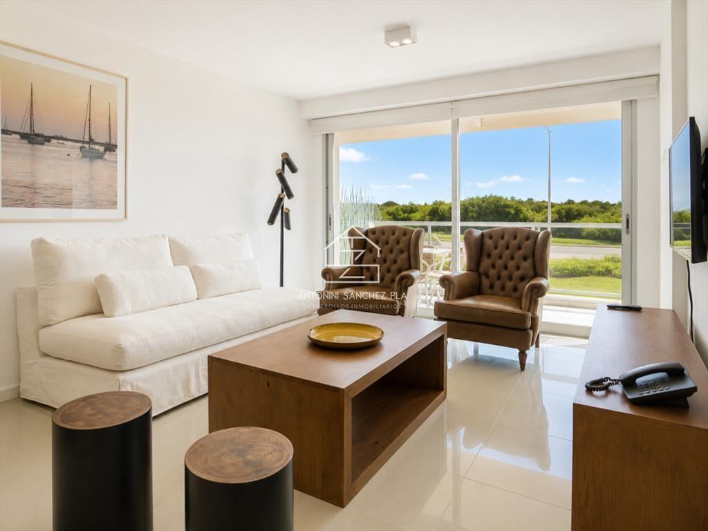 Apartamento de 3 Dormitorios en Venta Primera Línea del Ma