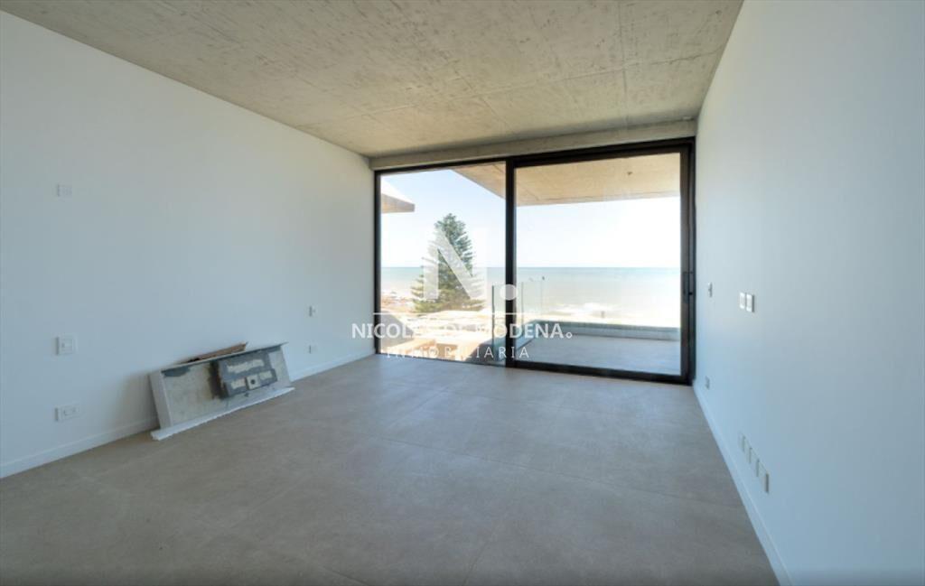 En venta apartamento de 3 dormitorios en la Punta