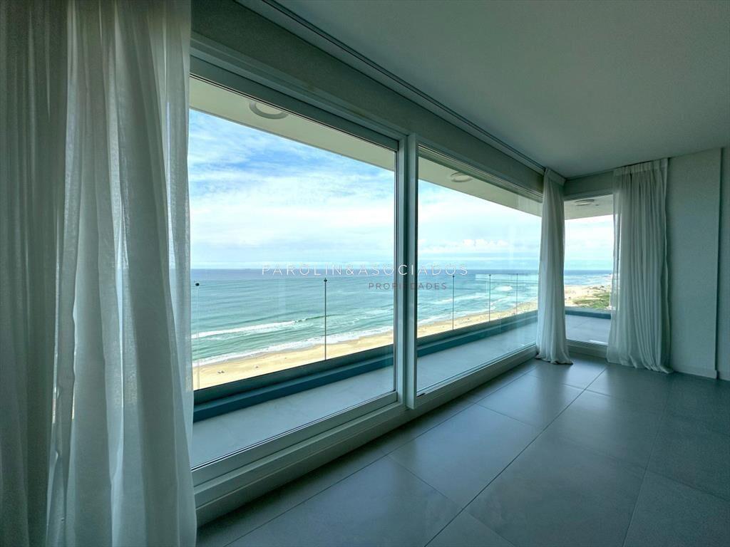 Apartamento en venta de 3 dormitorios en Le Parc