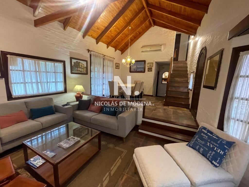 Casa de 4 dormitorios con piscina en pinares para