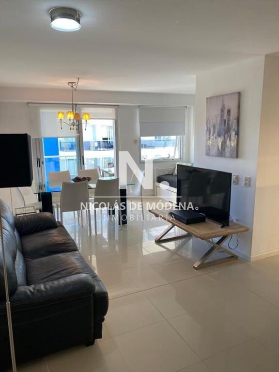 Departamento de 2 dormitorios y medio en venta en