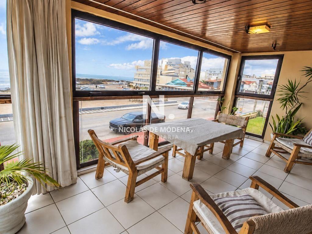 Vende apartamento impecable de 3 dormitorios con