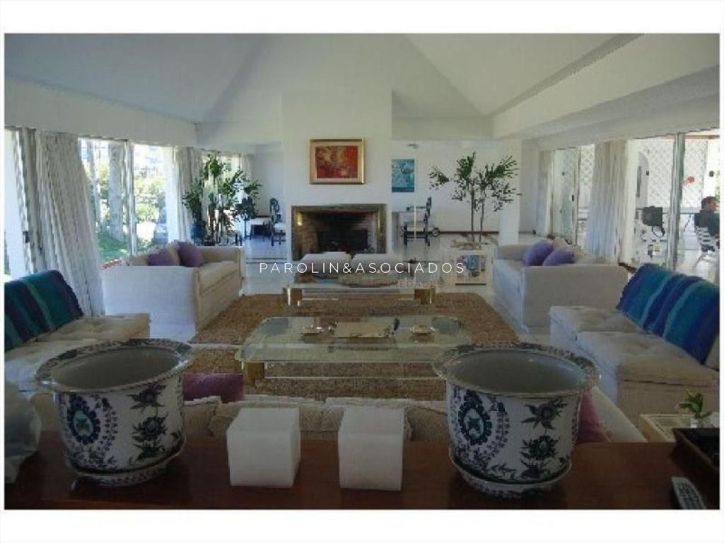 Casa en venta de 4 dormitorios en el Golf, Punta