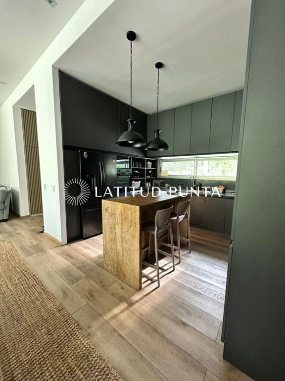 Casa en alquiler en Parque Burnett