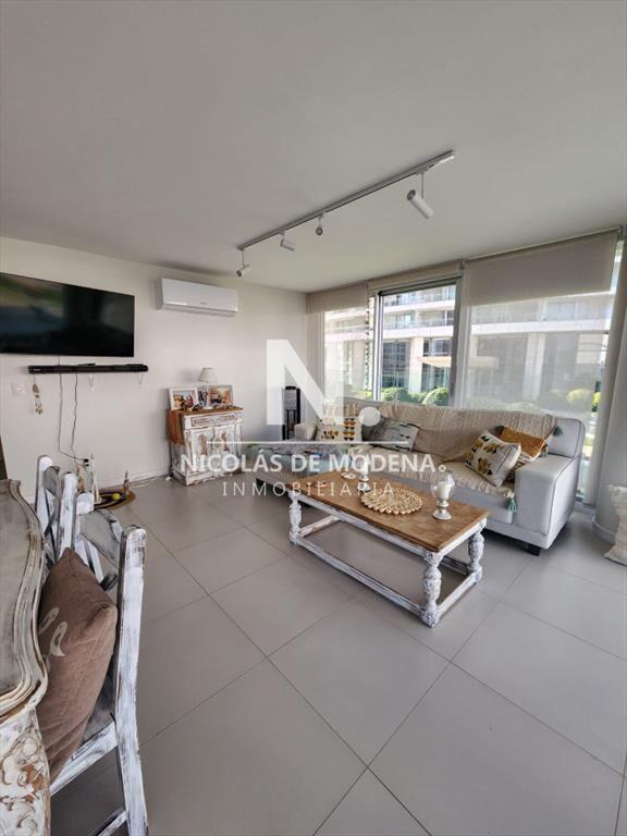 Departamento de 2 dormitorios en venta a metros