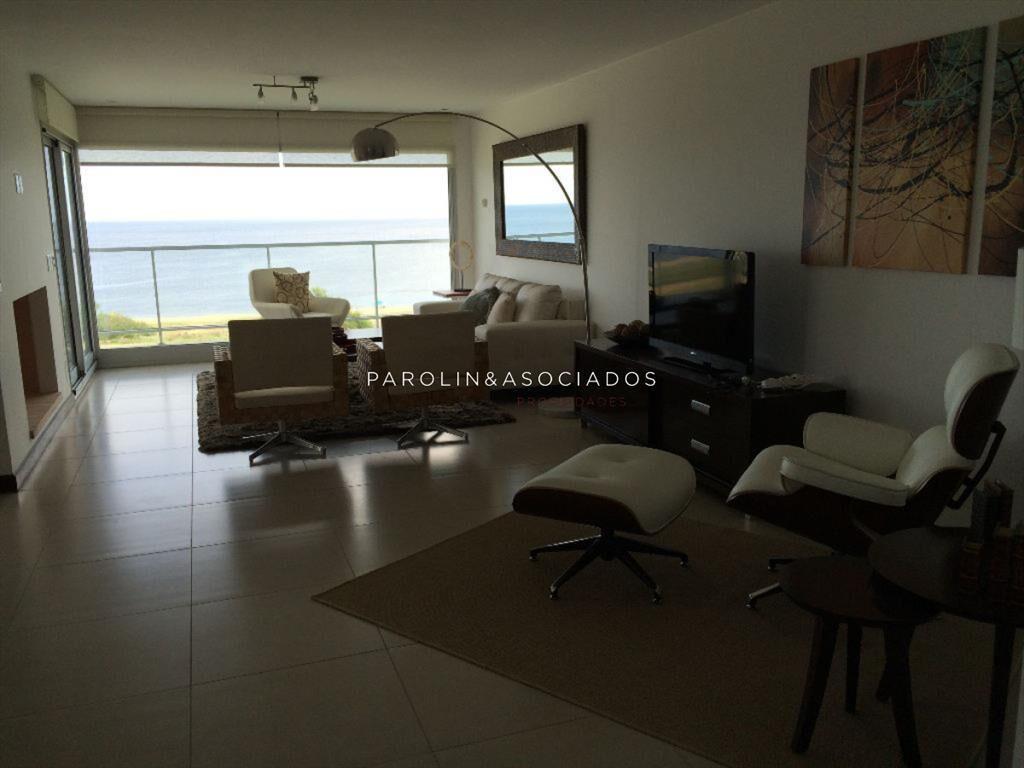Hermoso apartamento en venta de 4 dormitorios en Ville de M