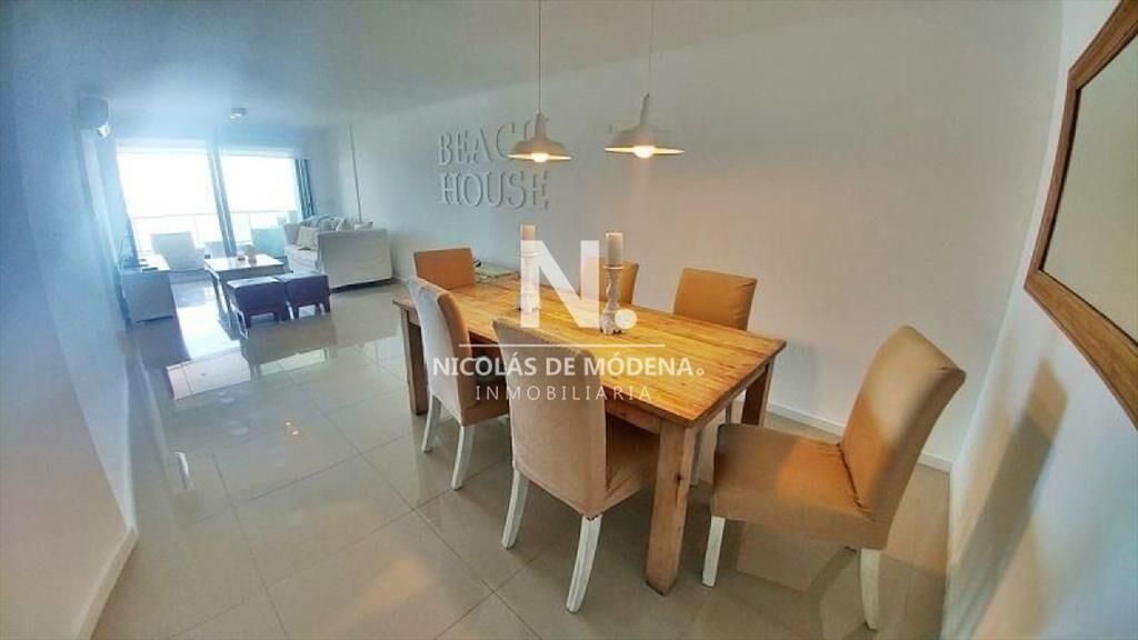 Apartamento en venta 3 dormitorios en Playa