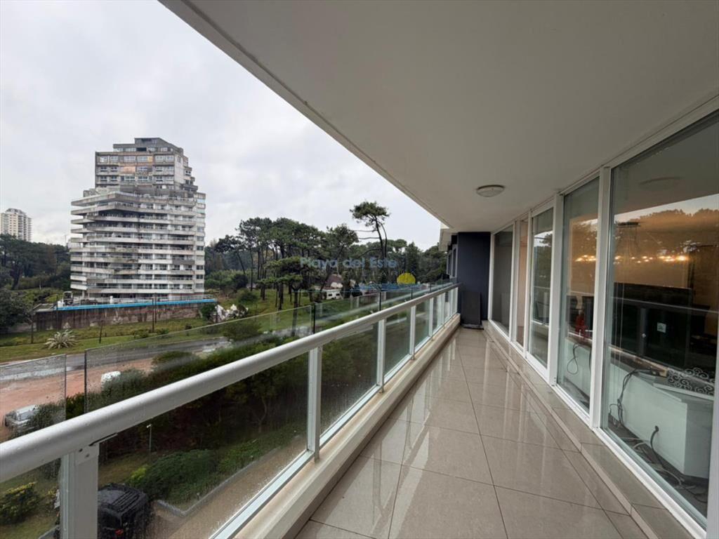 Apartamento en Venta de 4 dormitorios en Torre ,
