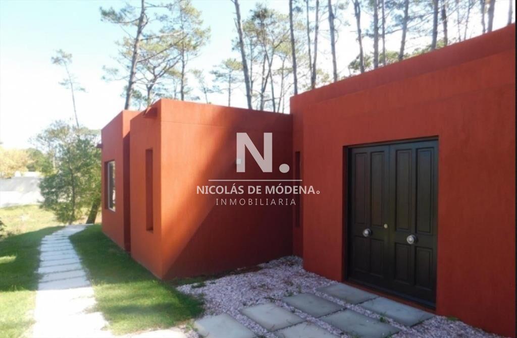Muy buena casa en venta Construcción de muy con