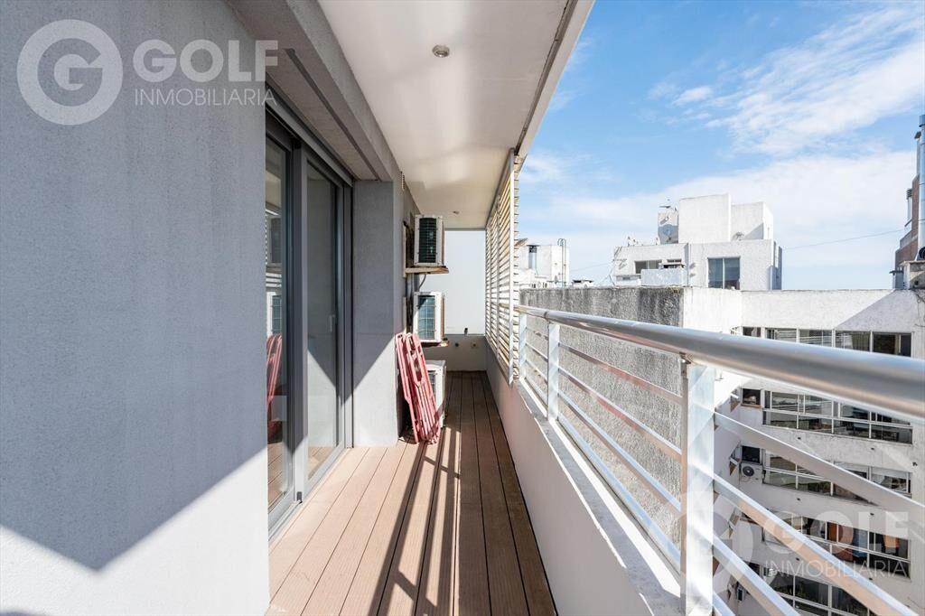 Alquiler de apartamento de 2 dormitorios con muebles y coch