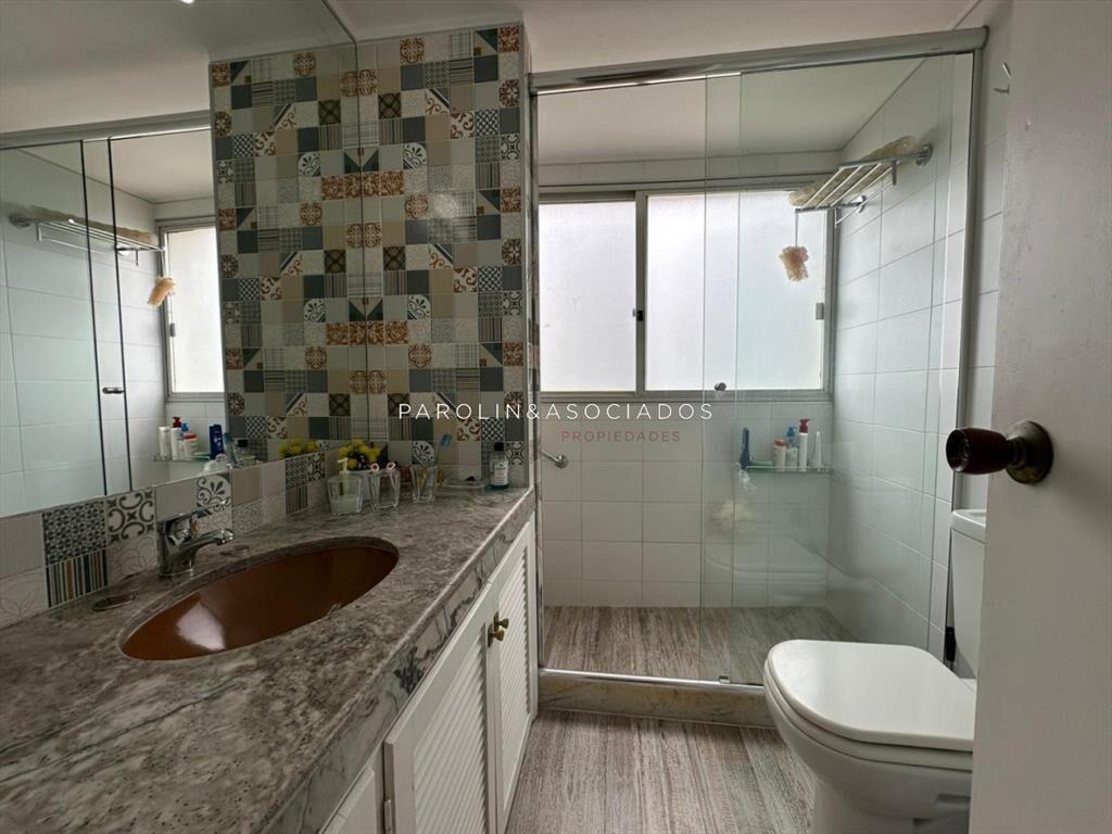 Departamento en Venta de 3 Dormitorios + en Playa