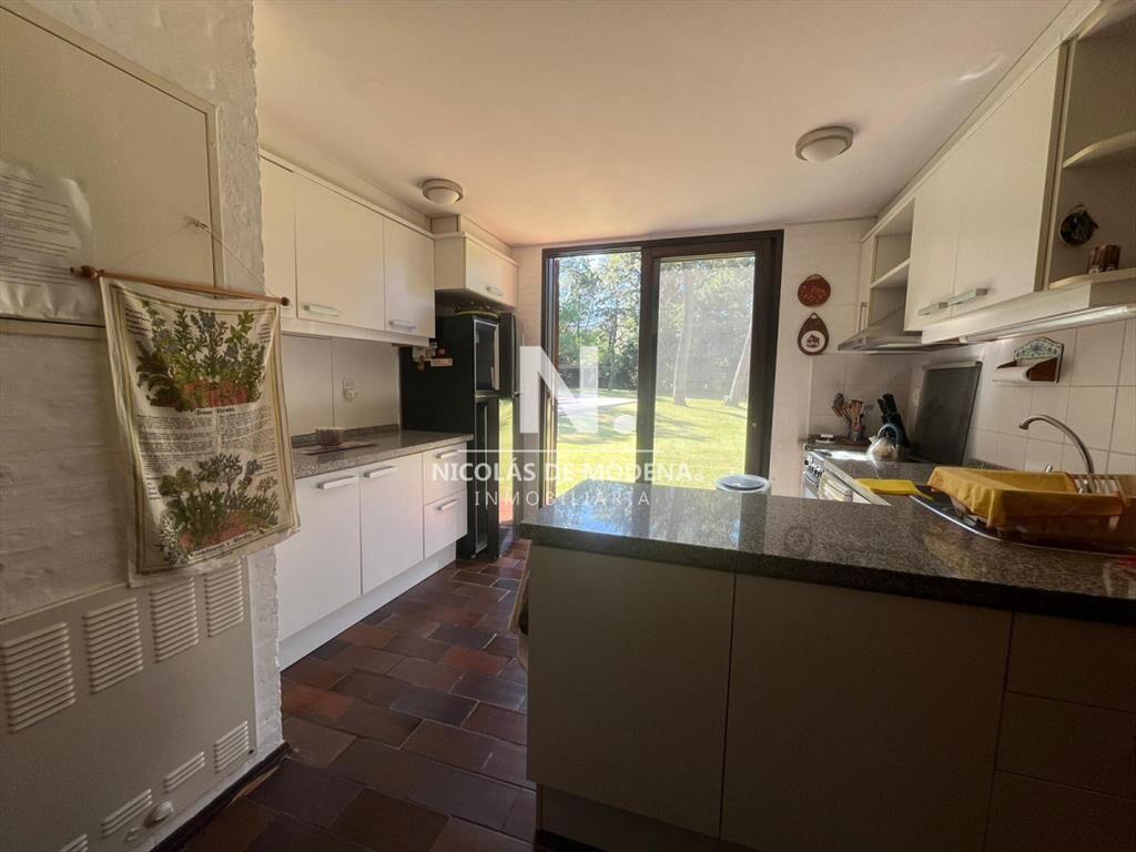Venta de Espectacular casa en Barrio Golf