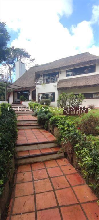 Oportunidad - Hermosa Casa en venta de 3 dormitorios en Pin