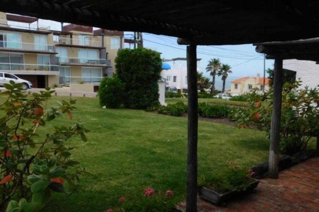 CASA EN VENTA DE 5 DORMITORIOS EN LA BARRA