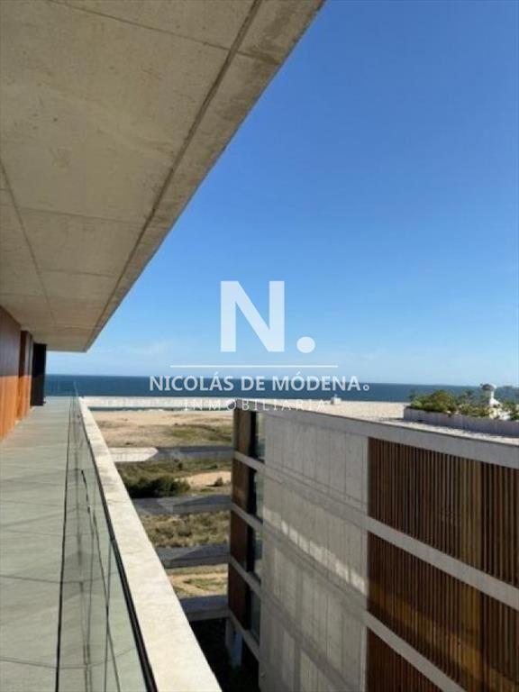 En venta apartamento en manantiales de 4 dormitorios, con v