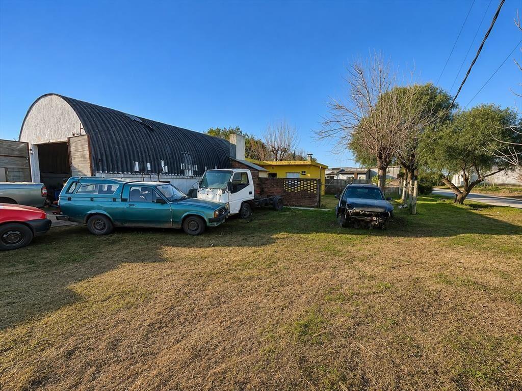CASA EN VENTA CON AMPLIO TERRENO Y GALPON