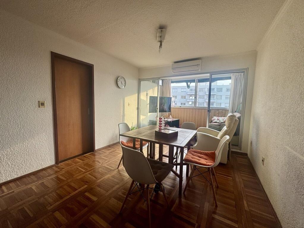 DUPLEX, PISO ALTO, EXCELENTE UBICACION.