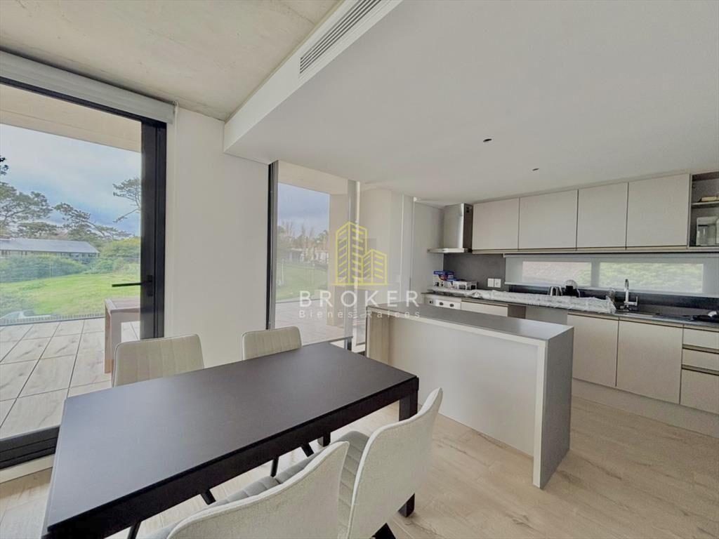 Venta apartamento 2 dormitorios punta del este mansa frente